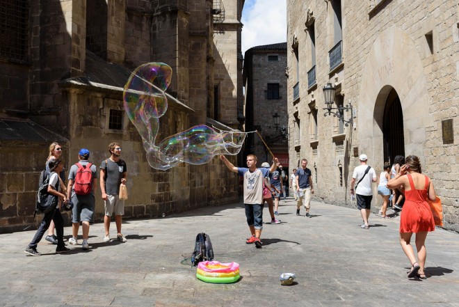 bubbles street photography by berny