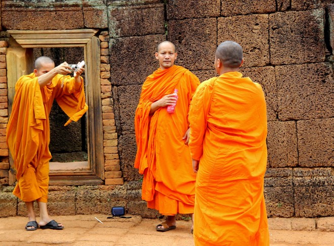 monks people photography by nick