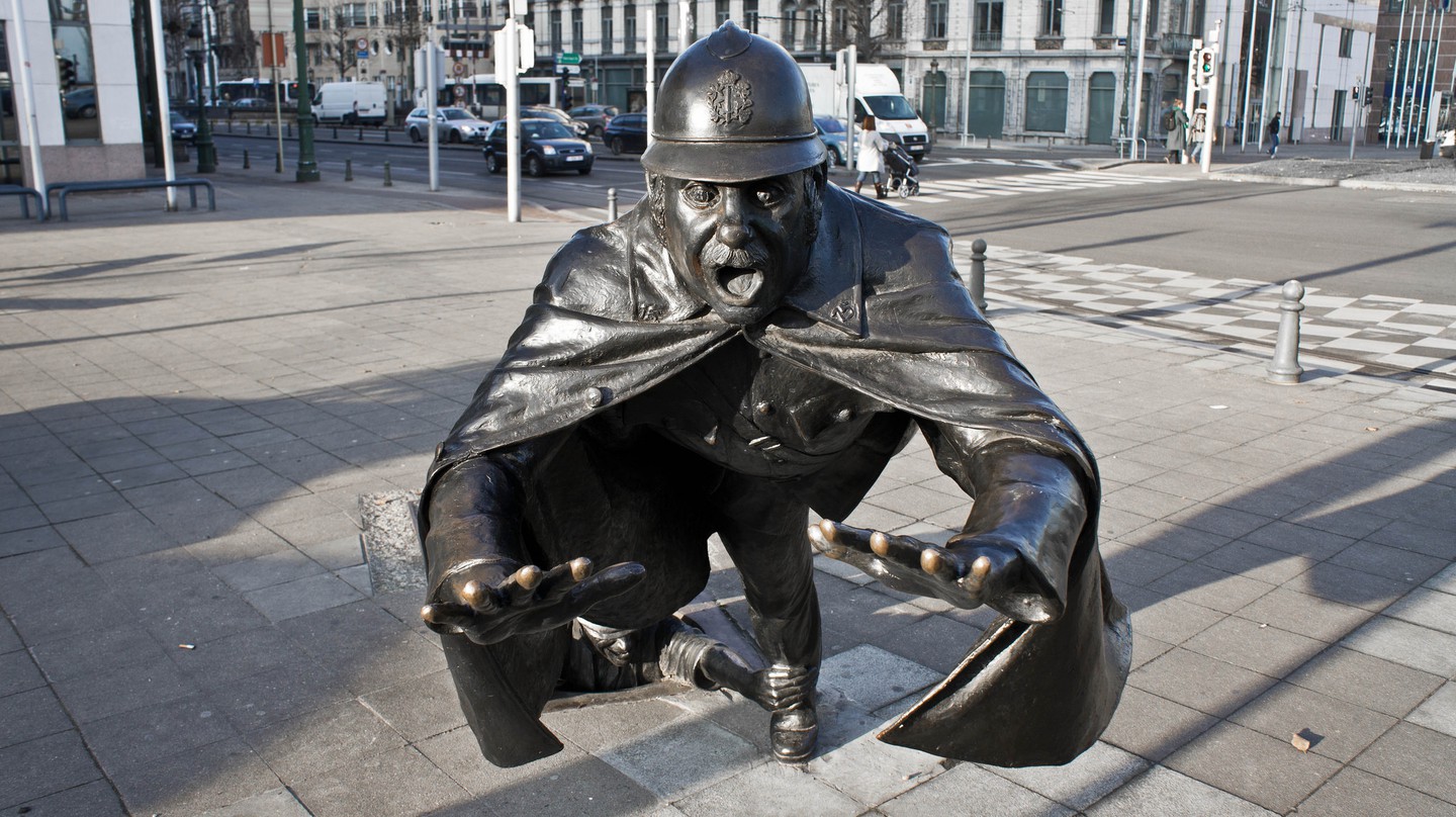sculpture de vaartkapoen belgium by tom frantzen