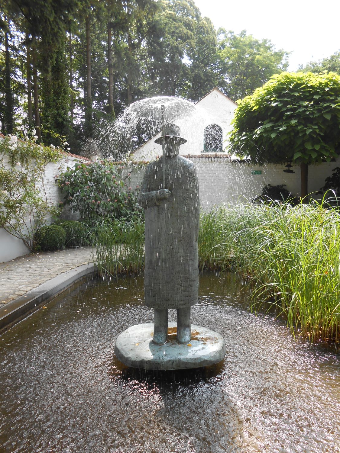 stunning sculpture rainman jean michel folon italy
