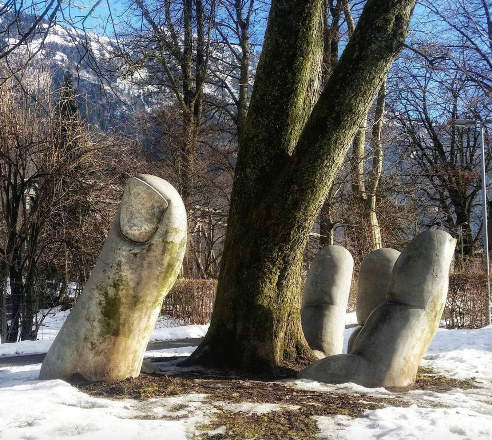 sculpture the caring hand switzerland