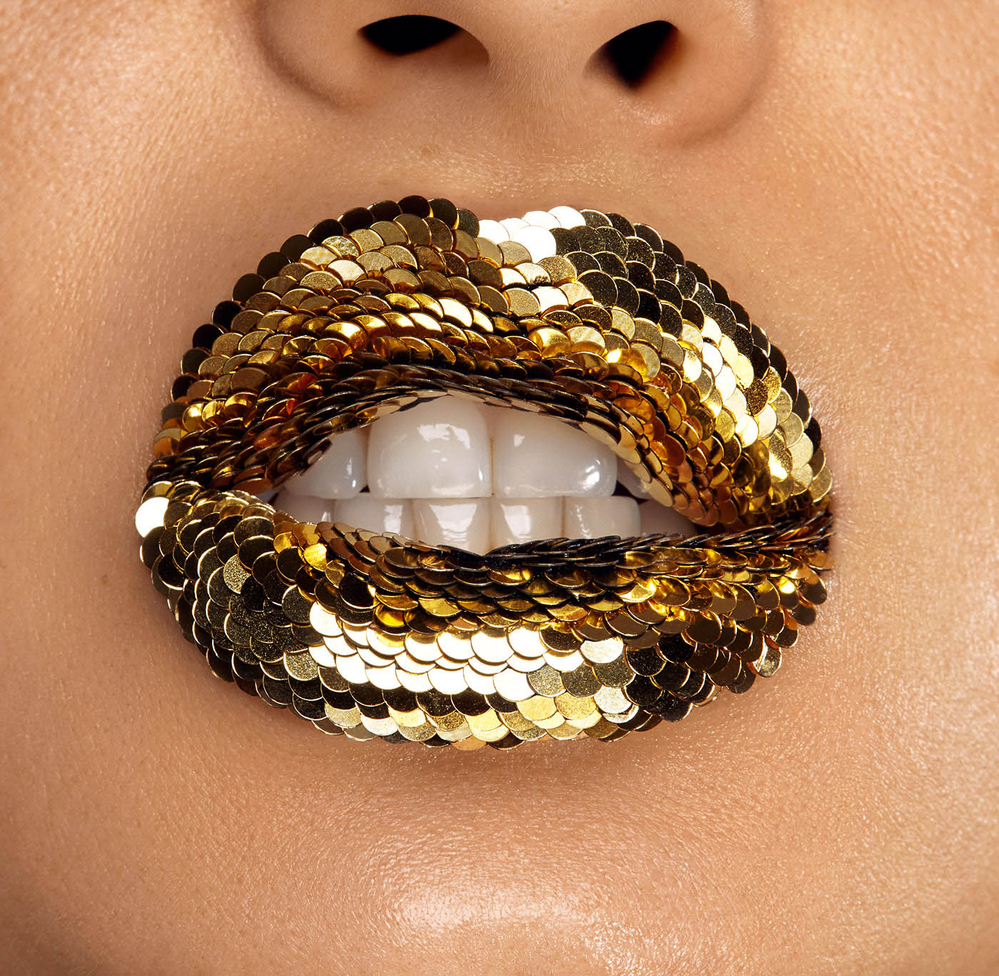 advertising photography sequinlips by anna wolkaniec