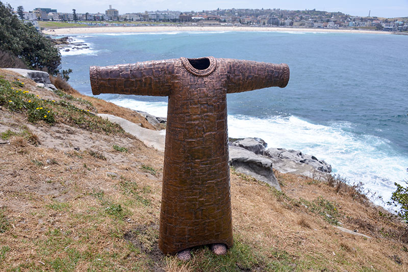 2-steeldress-sculpture-by-the sea-by-kyung-jin-cha