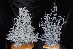 oddly satisfying ant hill sculpture with molten aluminium by anthill art