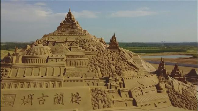 Massive Sand Sculptures created by talented Chinese Artists