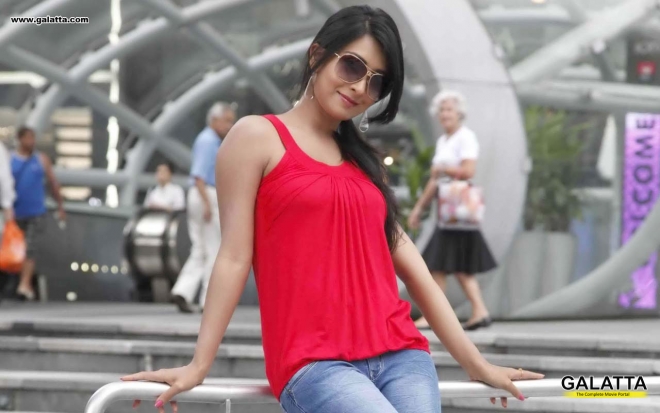 radhika pandith fashion wallpaper