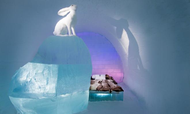 rabbit ice sculpture