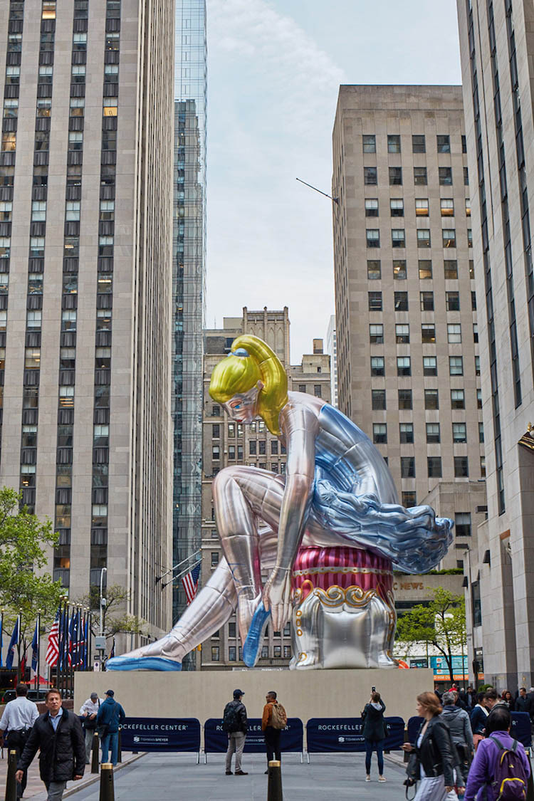 2 ballerina inflatable sculpture by jeff koons