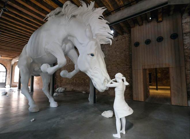 horse sculpture