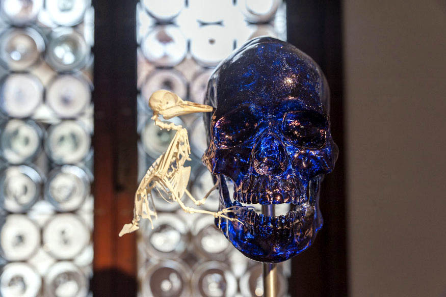 4 glass skull sculpture by jan fabre