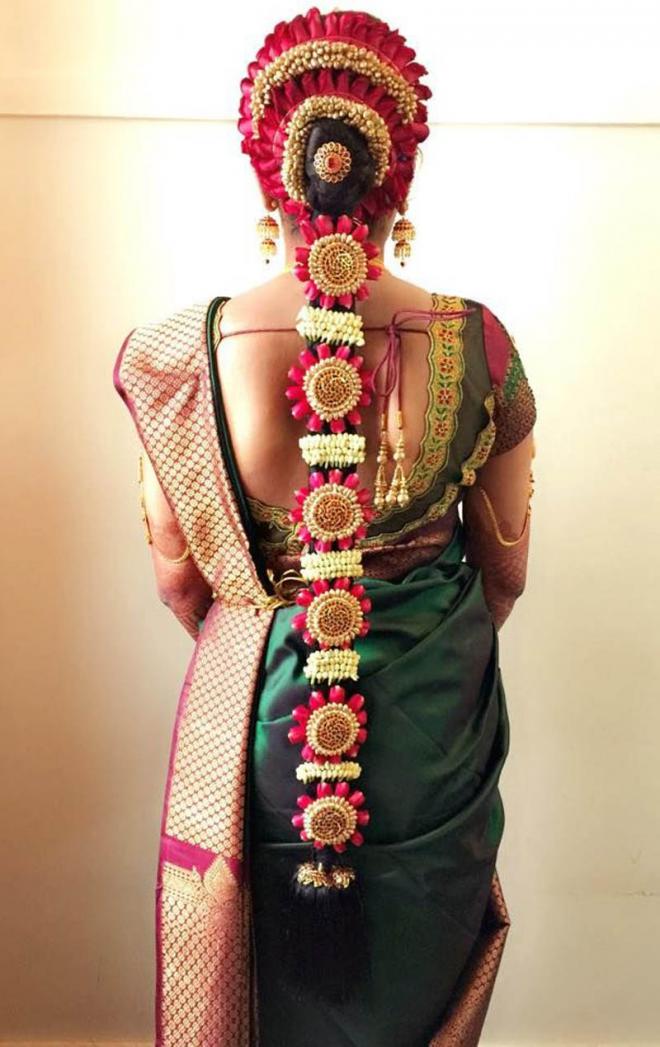 indian bridal hairstyle flowers
