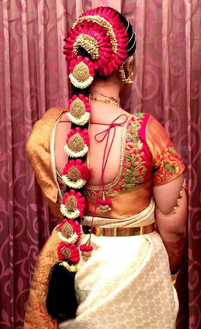 indian bridal hairstyle flowers
