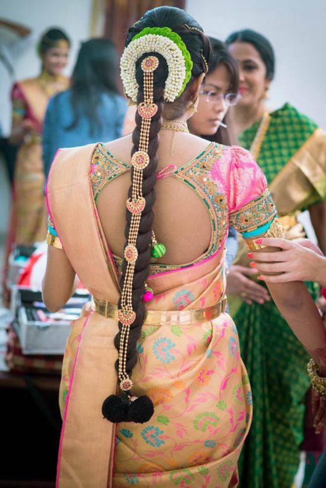 indian bridal hairstyle flowers