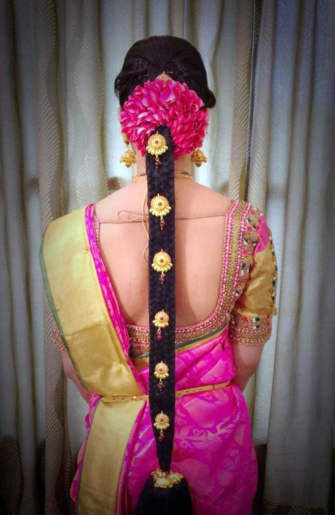 indian bridal hairstyle flowers