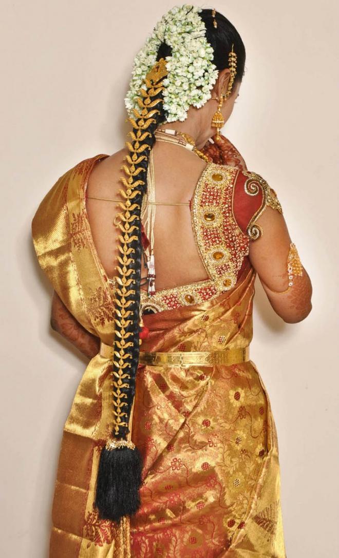 indian bridal hairstyle flowers