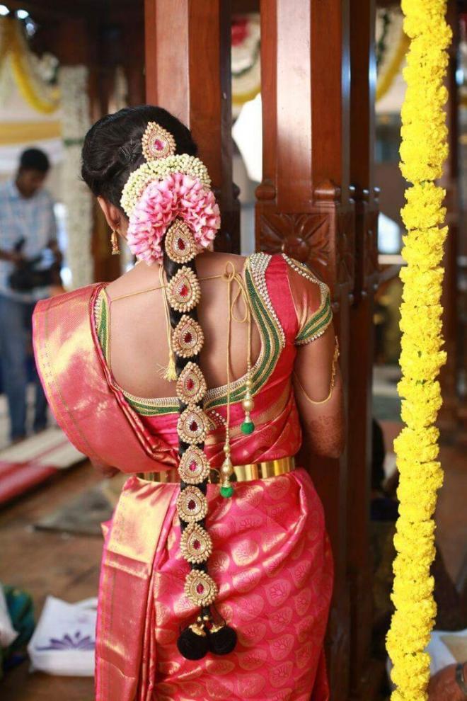 indian bridal hairstyle flowers