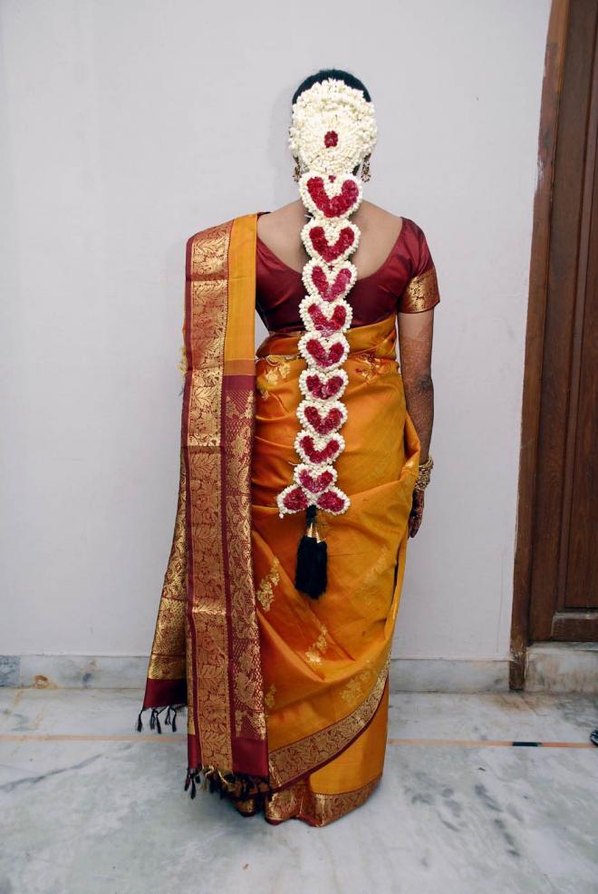 indian bridal hairstyle flowers