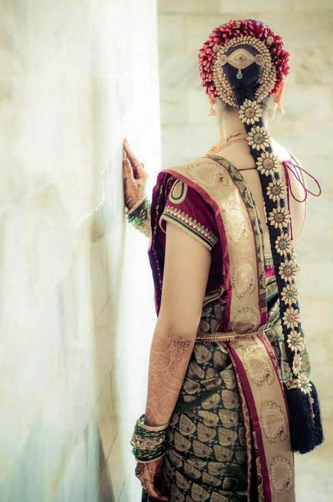 indian bridal hairstyle flowers