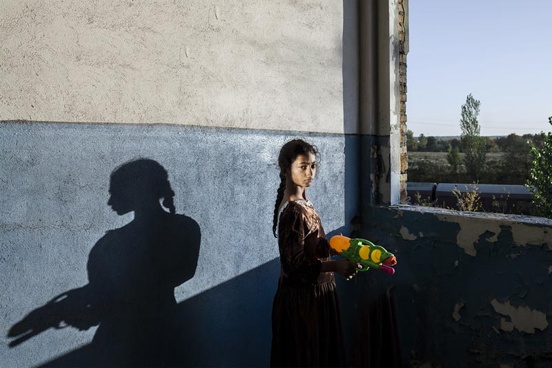 girl playing photography maja nydal