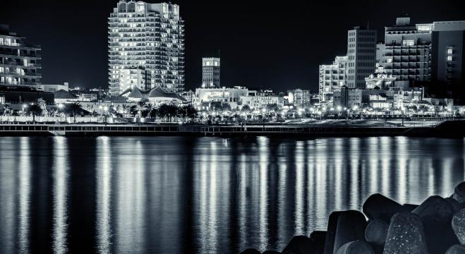 water illuminated photography
