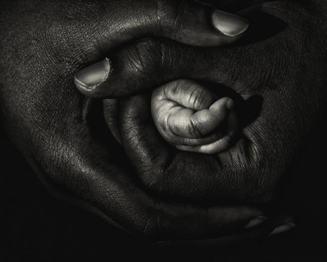 hands 1x photo awards