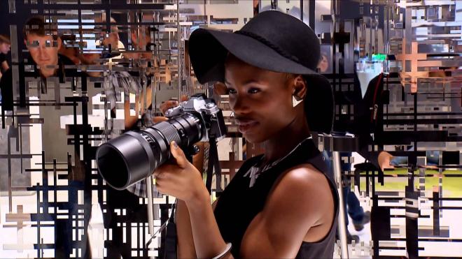 lady camera photokina 2014