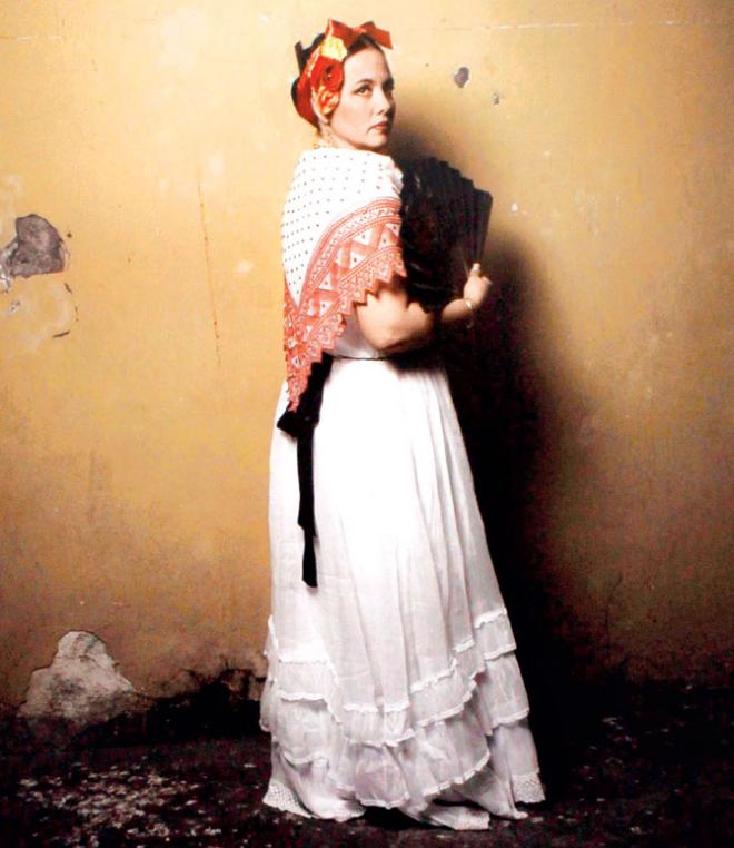woman jarocco dress photography